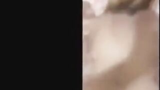 ام شعر اصفرؤ مفلقسه طيزها وعالسرير قالعه هدومها كلها واخوها المتناك بيبعبصها في شرمها سكس موقع سبعة ونص  طيزها وبيضربها عليها علشان تنزل لبنها