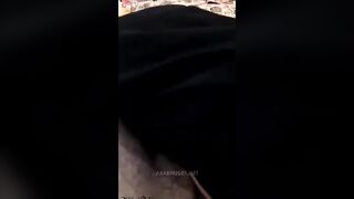 الراجل قاعد في الصاله  موقع سبعة ونص سكس مصري جامد عالكرسي والمتناكه راكعه تحت رجله وحاطه الماسك في وشها مخبياه وبتمص في زوبره زي المجنونه