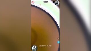الشرموطه نايمه عالسرير فتحه رجليها ورفعاها لفوق سكس مصري جديد موقع سبعة ونص  والبنت صاحبتها نايمه جنبها وماسكها كس صاحبتها وشغاله مص ولحس
