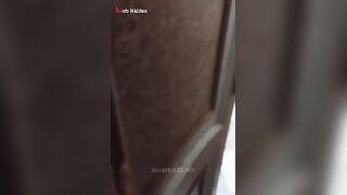 البنت في الحمام قالعه وتحت الميه بتستحما وبتدعك جسمها كله بالصابون سكس مصري  وتزفلطه حتي كسها وبيحرقها من الدعك فيه