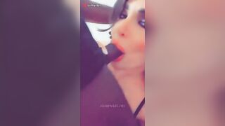 البنت البيضه قاعده عالارض تحت زوبر الفحل الاسود وهو واقف وبتمص في زوبره الضخم بتدخله كله في بوقها  سكس مصري وهو بيقولها خدي زوبري بينيك في بوقك اهو
