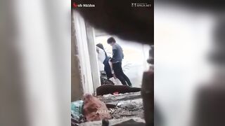 البنت الفاجره هربانه من المدرسه وبتقابل المدرس بتاعها في شقته وموقفها عالحيط زوانقها وبيلعب في طيزها من ورا ورافع ايديها سكس مصري  عالحيط وبيدخل زوبره في خرم طيزها براحه