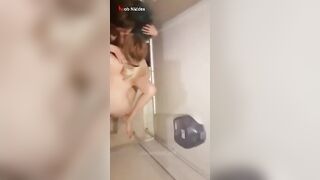 الراجل واخد حبيبته في حضنه اوي وبيحضن فيها باشتياق جدا وبيبوسها في شفايفها بوس مشبك وهي  فيلم سكس موقع سبعة ونص مسكاه اوي ولازقه فيه وجسمها كله بيحك في جسمه وهما عريانين