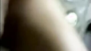 الفاجره نايمه عالسرير عليانه بتلعب في كسها وهي فاشخه رجليها عالاخر وبتبعبص اوي بكسها  سكس تويتر موقع سبعة ونص وبتدخل صوابع ايديها كلها فيه