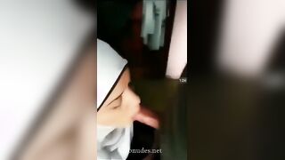 الشرموطه بتمص في زور الراجل وهو واقف في وشها وبيقرب ينزل لبنه وبيطلعه من بوقها سكس مصري  يلعب فيه بيديه جامد وبيغرق وشها باللبن