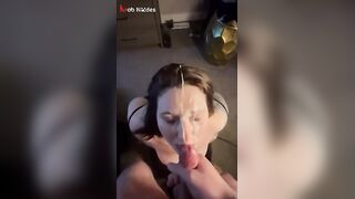 الشرموطه هي وعالكنبه قاعده بعد ماخلصت مص ولحس في زوبر حبيبها بينومها علي سكس مصري ها وبيدخل زوبره في كسها هو وواقف عالارض