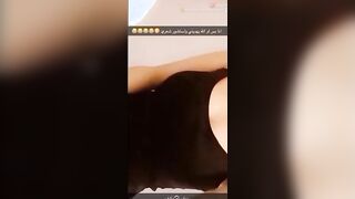 الشرموطه فاتحه البث المباشسر بتكلم الشباب هي وماسكه بزازها الصغيره بتعصر فيهم وتدعك ف سكس مصري يهم بيديها الاتنين علشان يكبرو من اللعب