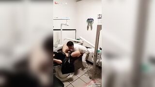 البنت المكتناكه في الحمام بتقلع هدومها وترميه عالارض وتقعد ع ا سكس مصري رضيه الحمام ماسكه كسها هرياه لعب وتقفيش