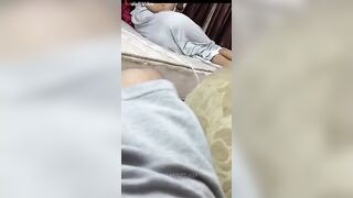 الست المتناكه متغطيه بالملايا عالسرير ونايمه جنب اخواتها بيدخل عليها ابن عمها الكلب بيحسس علي طيزها وهي بتقومله وتمص في زوبر سكس مصري ه وبيدخل جنبعها تحت البطانيه ينام معاها