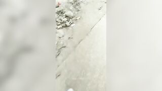 المتناكه واقفه عريانه ملط وضامه رجلها علي بعض وشغاله لعب في كسها وحاشره اي سكس مصري دها من جوه رايحه جايه كانه زوبر بينيكها