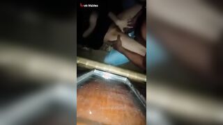 البنت الشرموطه بتتناكط من الزوبر الصناعي وهي نكتاه في كسها وبيشجع فيها بيديها مدخلاه ومطلعه والرا سكس مصري جل بتاعها بيجي يكمل فيها نيك ويكيف كسها