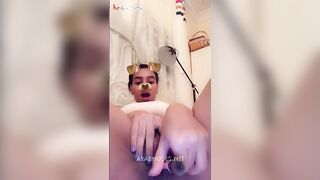 الشرموطه بتقابل ابن الجيران في الحوش بتاعهم والرادل منزلها عالارض ومفلقس طيزها هو ومنزل بنط سكس مصري لونها للارض وبيحك بزوبره في طيزها وكسها