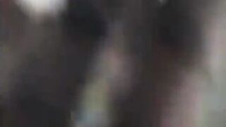 البنت الهيجانه مطلعه بزازها الكبار بره القميص وبتلعب في بزازها وتعصر فيهم بيد سكس مصري يها علشان يكبرو وبتشد في حلمه بزها لبره