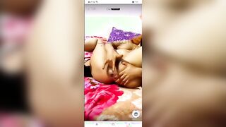 امي المتناكه بدخل عليها اوضه نومها بالصدفه وبلاقيها عريانه في حضن خطيبي الخول وهو مدخل زوبره في كسها وبي سكس مصري نيك فيها وهي نايمه علي جنبها وشها ف وشه