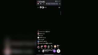 اللبوه عالسرير عريانه مفلقسه طيزها والراجل ماسك في زوبره بيلعب فيه وبيسخنه او سكس مصري ي علشان ينيكها وبيضرب بزوبره علي طيازها