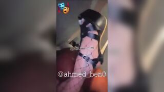 بنت المتناكه نايمه في حضن عشيقها وهو ماسك في بوزها اليمين وشغال يرضع فيه زي ال سكس مصري طفل الصغير والبز بينزله في اللبن ويحنله