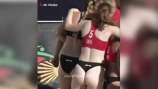 الراجل الخول عند صديقه بمراته نيك تبادل الزوجات الوليه بتنام مع صصديق جوز سكس مصري ها والتانيه نفس الكلام كلهم ع سرير واحد