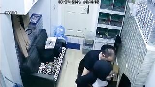 الشرموطه بتروح لحبيبها الشغل بتاعه وبتقفل الباب عليهم ومطلعه بزازها الكبار من تحت سكس مصري  الجاكيت شغال يرضع فيهم زي الطفل الصغير