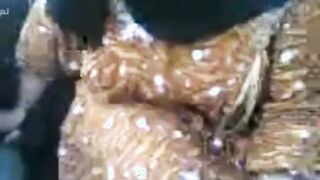 الحريم المتناكه سوا بيقلقو بعض والوليبه مفلقسه طيزها بعد ما صاحبتها رف سكس مصري عت لها العبايه ومسكهالها وشغاله ضرب فيه