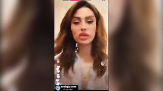 الشرموطه عالسرير  سكس مصري , موقع سبعة ونص. , موقع سبعه ونص  فاتحه الكاميرا وبتصور نفسها فيديو هي وبتغني لنفسها وتعمل حركات سكسيه بجسمها وتميل فيه