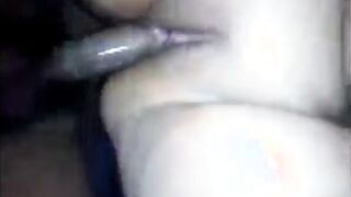 مني المتناكه بتتفرج علي فيلم السكس وكسها بيسخن عليها رافعه رجل  نيك مصري واحده وبتلعب في كسها براحه بصباعها وتبعبصه لغايه متضرب سبعه ونص