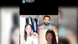 ابن عمي المتناك زانقني عالحيط عالسلم ووشه في وشي بيقولي بحبك وعنيه كلها نيك وبيح سكس مصري سس علي بزازي وبيقرب زوبره علي كسي بيحكه