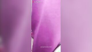 البنت الشرموطه قاعده علي حرف السريسر وفاتجه رجلها اوي بتلعب في سكس مصري  كسها وتبعبصه جامد بتلات صوابعها الكبار