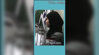الشرموطه خرجه من الدرس الخصوصي علي بيت المدرس بتاعها  سكس مصري , موقع سبعة ونص. , موقع سبعه ونص وهي لابسه بتقعد عالارض وتمص في زوبره ال طلعته من البنطلون وهو نايم عالسرير