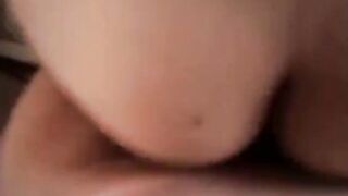 المتناكه نايمه عالسرير عريانه وفاشخه رجلها وحبيبها فوق منها بينيك في 	 سكس مصري , موقع سبعة ونص. , موقع سبعه ونص كسها بيطلع وينزل عليها وهو ماسك في بزالزها قافش فيهم اوي