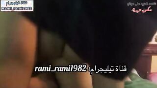 البنت عالسرير مع حبيبها وهي تحته عريانين وهو بيمسك زوبره بيديه بيلعب فيه ويوقفه وبعدين بيدخلهع في سكس مصري  كسها واحده واحده وبيبدا ينيكها في كسها
