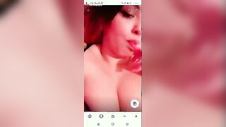 البنت الشرموطه في حضن عشيقها بيبةوس فيها اوي وبيلعب في كسها من سكس مصري  تحت بصباعه وبيبعبص فيها جامد هو وبيبوس