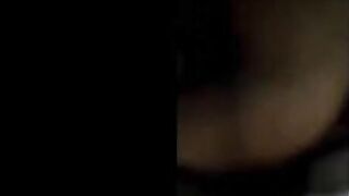 الواد واخد البنت في التوكتوك بتاعه ومفلقس طيزها لبره ونص جسمها   نيج عربي  موقع سبعة ونص موقع سبعه ونص جوه التوكتوك وهو بيشتم فيها ومطلع زوبره ناكته في كسها عالاخر