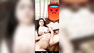 اللبوه الهيجانه بتزنق صاحبتها في الحمام وتقرب  سكس مصري , موقع سبعة ونص. , موقع سبعه ونص منها وتلزق فيها وشغاله تلعب في شعرها وعايزه تبعبصها بصباعها