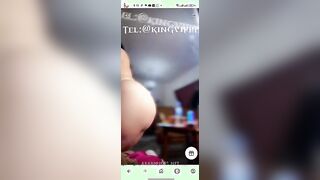 البنت الشرموطه ماسكه زوبر اخوها الديوث وشغاله تمصهوله اوي مقابل  سكس مصري يخبي عن والدته شرمطه اخته ومشيها الشمال