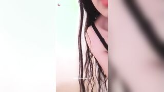 البنت المتناكه بتلعب في كسها ال واكلها هي وواقفه وبعدين بتجيب الخ سكس مصري ياره بتدخل وتطلعها في كسها وترجع تلحسها