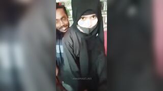 المراه الصينيه قاعده عالكرسي والراجل بيشيلها غصب  شرمها سكس , موقع سبعة ونص. , موقع سبعه ونص عنها وبيحطها علي رجله وشغال لعب في كسها هي ولابسه العبايه