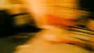 البنت المتناكه بتتصور وهي في حضن عشيقها دون علمها وهي بتتناك م سكس مصري نه وطالعه فوقيه وتتنطط علي زوبره الكبير