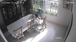 الطالبيه الشرموطه في البيت سكس مصري , موقع سبعة ونص. , موقع سبعه ونص  بتزاكر دروسها وهي قاعده عالكرسي بتلعب في كسها وحاطه ايدها تحت البنطلون وشغال هري فيه