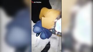 البنت عند صديقتها بتغير لبسها وبيدخل عليها جوز صديقتها بيحاول يقرب منها وبيحسس علي جسمها وهي  سكس مصري بتستجيب معاه وتهيج عايزه تتناك من زوبره