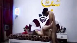 شيماء الشرموطه واقفه وحبيبها وراها بيقلعها نيج موقع سبعه ونص موقع سبعة ونص  هدومها حته حته وبيحضنها من ضهرها اوي وبيبوس في رقبتها بيسخن فيها