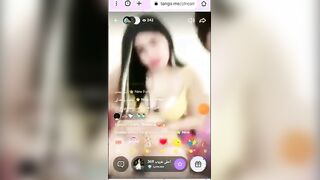 البنت بترقص لحبيبها وهو قاعد بيتفرج عليها وبيلعب في زوبره عايز ينزل لبنه علي رق سكس مصري صها الطلق وبيفضي لبنههو بيلعب فيه بيديه