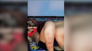 المنقبه الشرموطه عالسرير مع بواب العماره بتتناك منه موقع بزازى موقع سبعة ونص , موقع سبعه ونص  وبتقوله عيني علي زوبرك من زمان نفسي اتناك منه وهو بيزود في النيك معاها من كلامها السخن