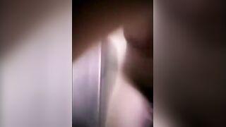 الشرموطه كسها بياكل فيها وقاعده فتحاه وبتلعب فيه اوي بصباعها واللبن سكس مصري  بتاعها مغرق كسها من بره ويديها الاتنين
