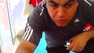 المتناك بيصور حبيبته وهي بالاوضه بتاعته عريانه وفي حضنه من غير متاخد بالها ولا تعرف و سكس مصري بيلعب لها في كسها وبيداعبها قبل العلاقه