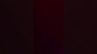 اللبوه نايمه عريانه عالسرير ماسكه زوبر الراجل واقف عالسرير ومنزل زوبره لبوقها سكس مصري  بترضع منه اللبن وتشربهم في بوقها وتبلع