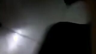 البنت المتناكه قافله النور وبتتناك من حبيبها وهما في جو رومانسي خالص وهيجانين  سكس مصري ومتكيفين سوا وبتسمع صوت الاهااات والاحح