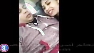 بابا الخول واخد صاحبتي في حضنه اوي وهو قاعد والمتناكه بتلعب في زوبره وتهيجه وت سكس مصري خليه يسخن عليها وتجرب زوبر الناس الكبار