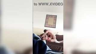 الراجل واقف في الصاله عريان والمتناكه لسه جيساله بتقلع عبايبتها السوده وترميها عالارض وتحتها قميص ا سكس مصري لنوم وهو ماسك في زوبره بيلعب فيه وبيسخن
