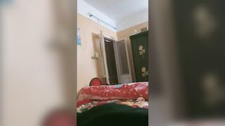 ابن خالتي الخول بيعزمني في بيتهم وبدخل اريح في اوضته وهو بيدخل عليا ينام معايا من غير مح سكس مصري د يحس وبيكتم بوقي بيديه علشان مطلعش ثوت