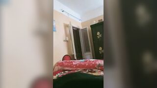 ابن خالتي الخول بيعزمني في بيتهم وبدخل اريح في اوضته وهو بيدخل عليا ينام معايا من غير مح سكس مصري د يحس وبيكتم بوقي بيديه علشان مطلعش ثوت